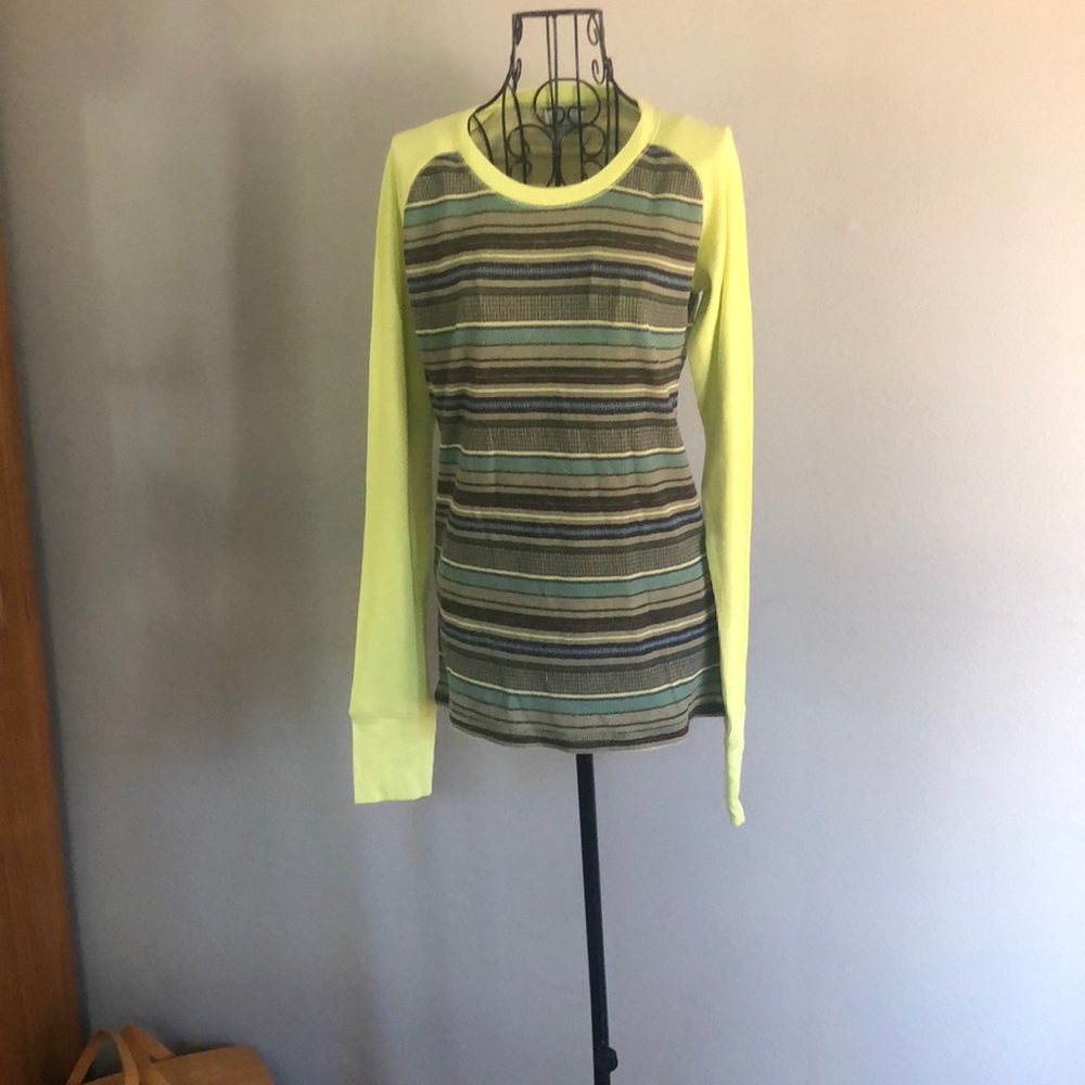 Columbia thermal stripped shirt. Like new never worn. No tags.